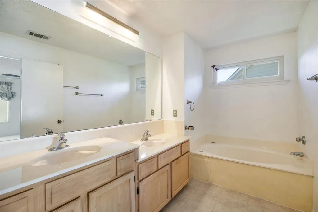 765 Eiffel Drive