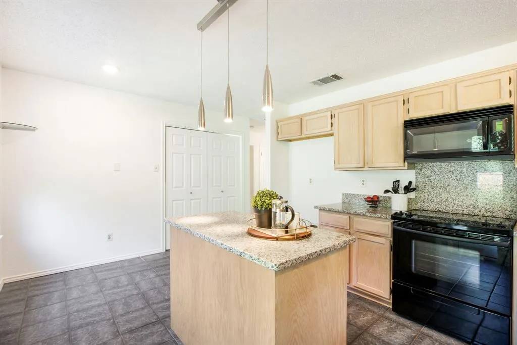 765 Eiffel Drive