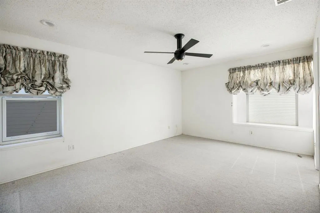 765 Eiffel Drive