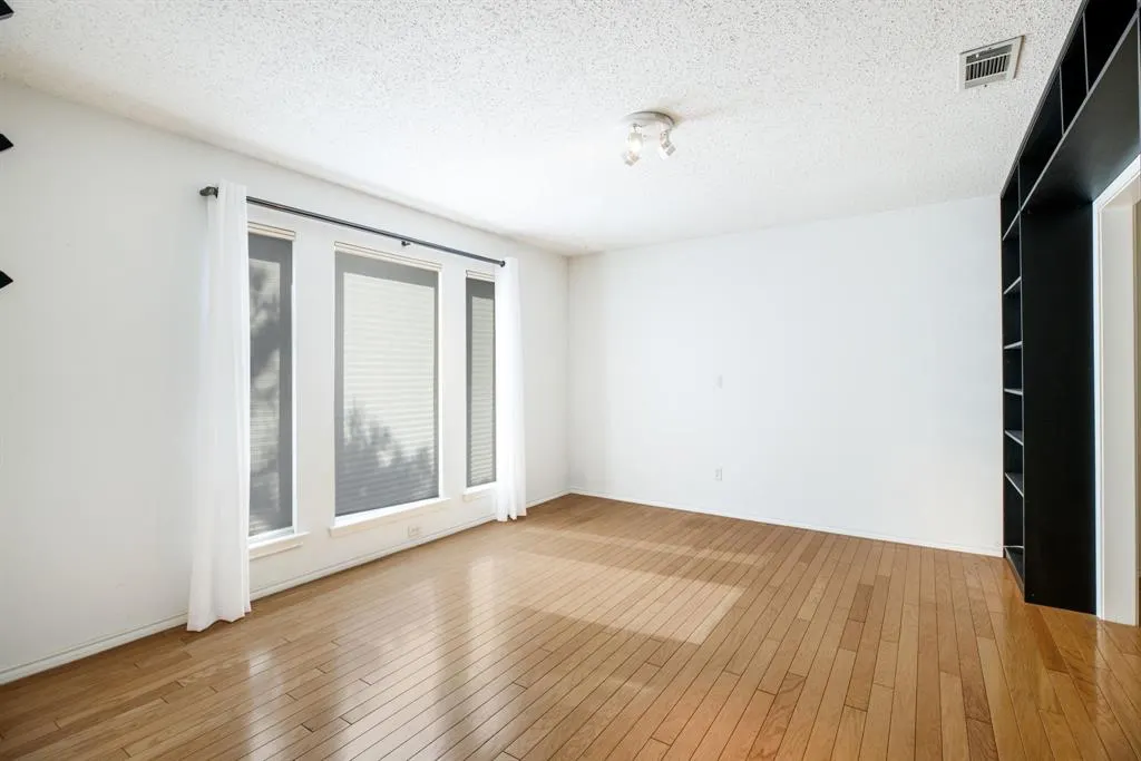 765 Eiffel Drive