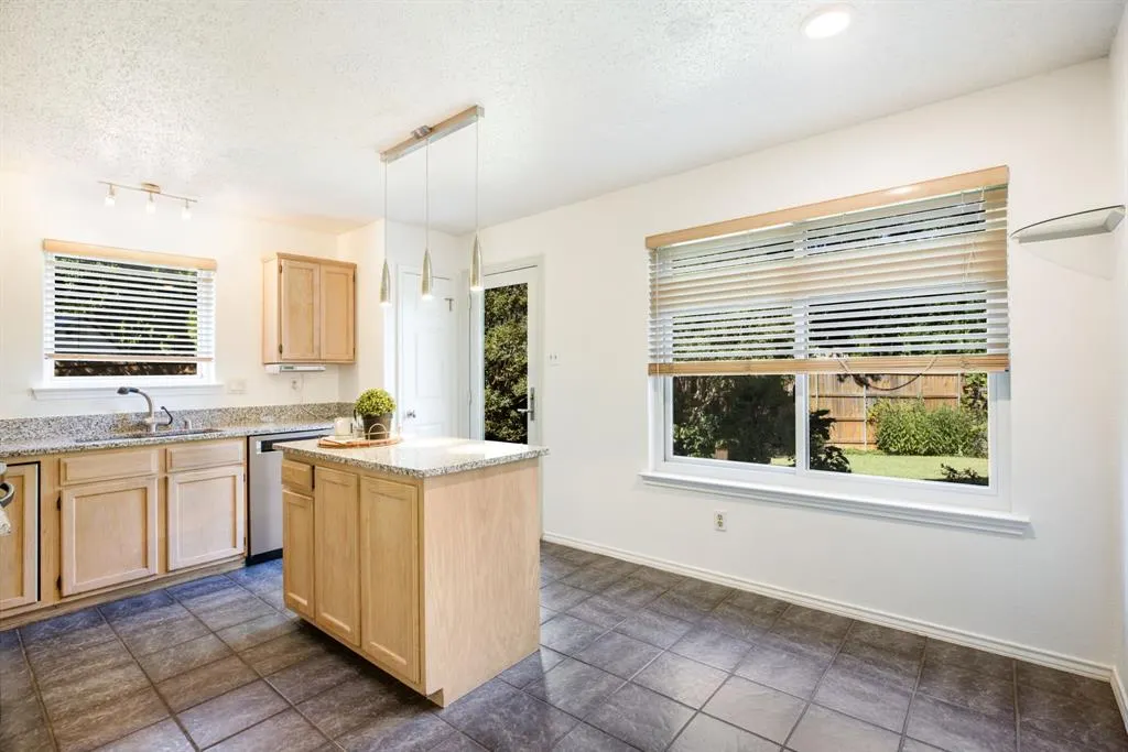 765 Eiffel Drive