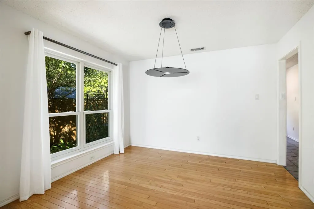 765 Eiffel Drive
