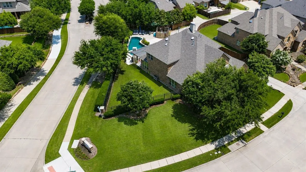 864 Willow Winds Street