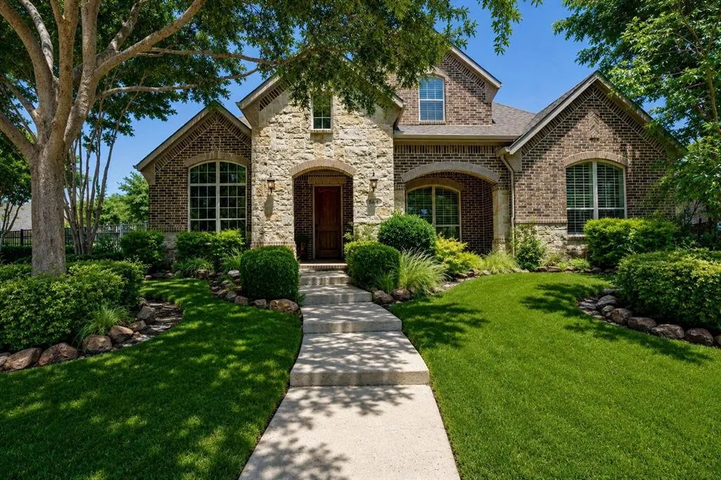 864 Willow Winds Street