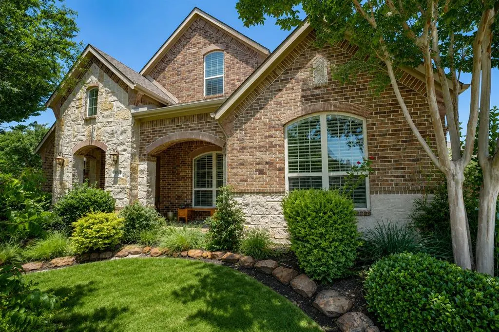 864 Willow Winds Street