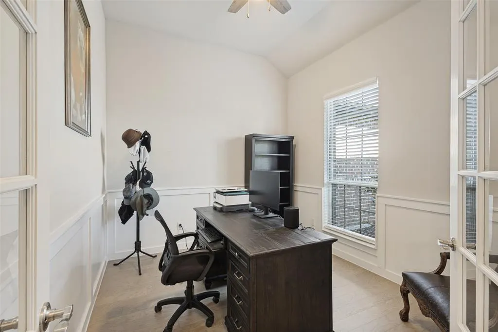 6101 Starr Drive