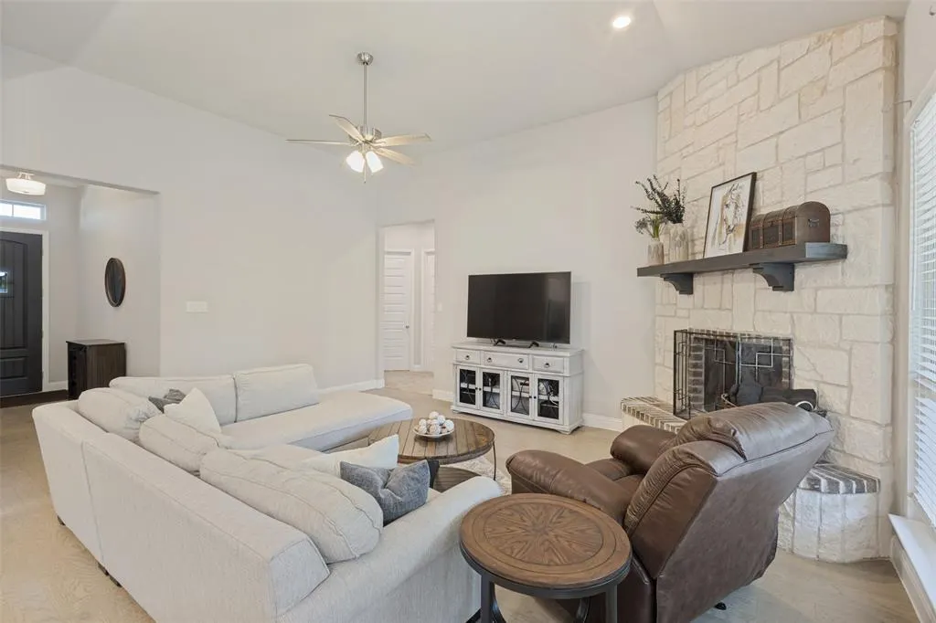 6101 Starr Drive
