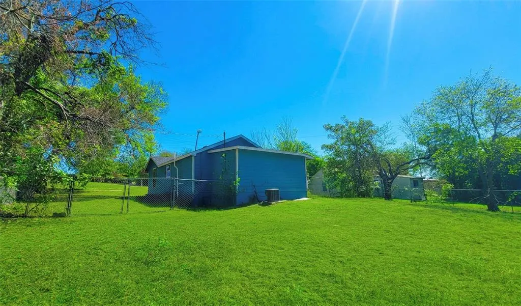 1415 Roberts Cut Off Road