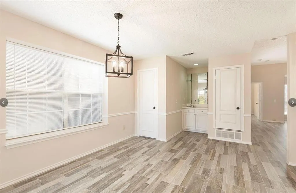 3600 Hilltop Lane