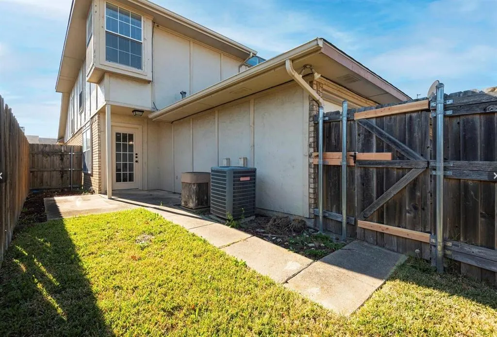 3600 Hilltop Lane