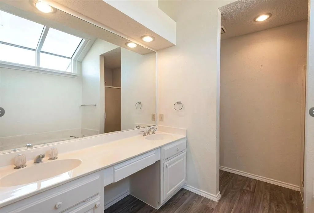 3600 Hilltop Lane