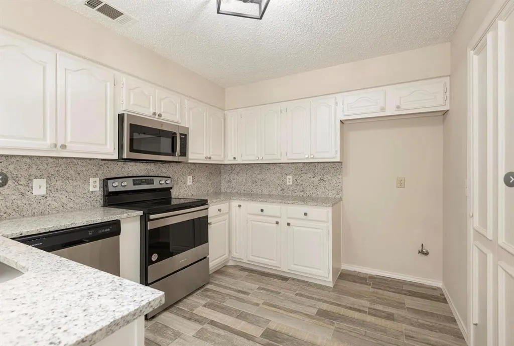 3600 Hilltop Lane