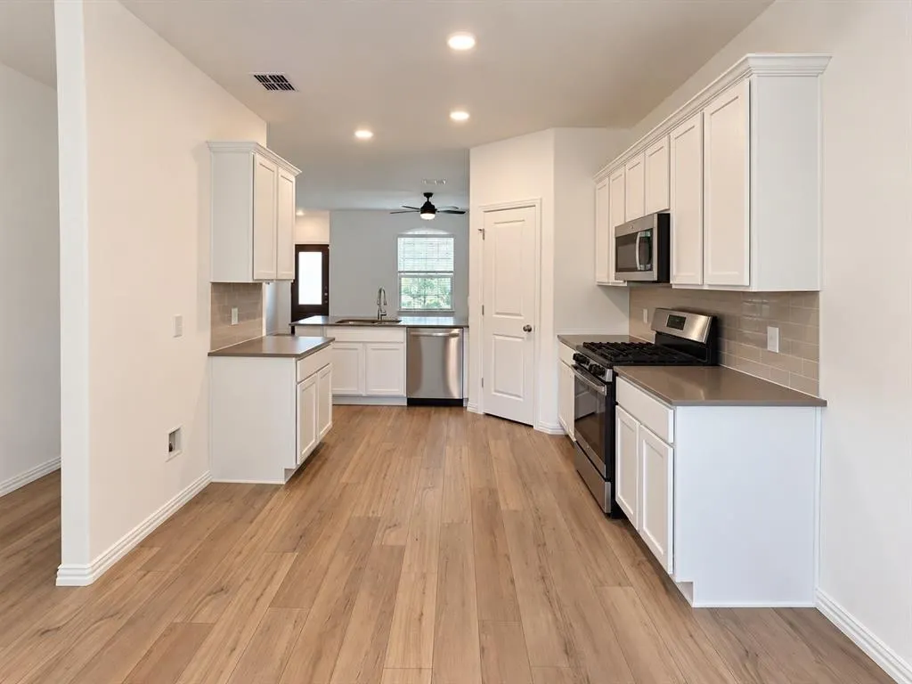 1605 River Crossing Drive