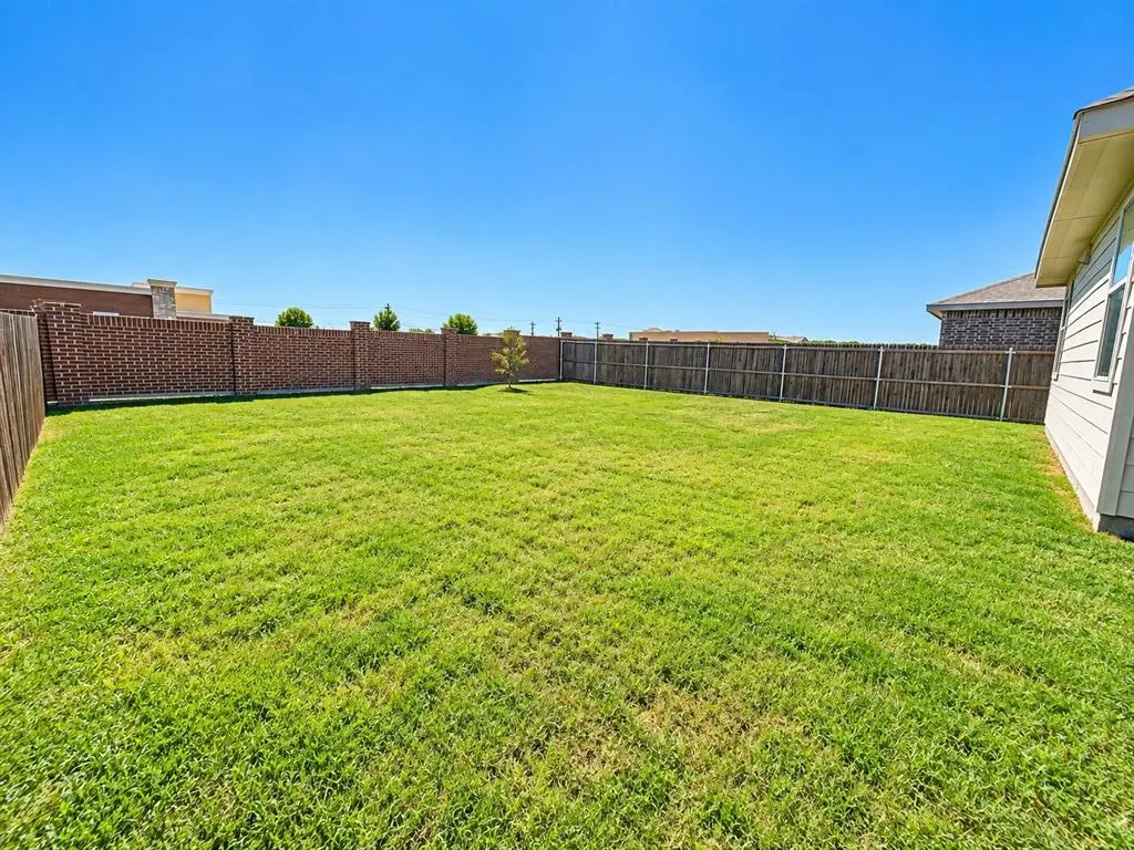 1605 River Crossing Drive