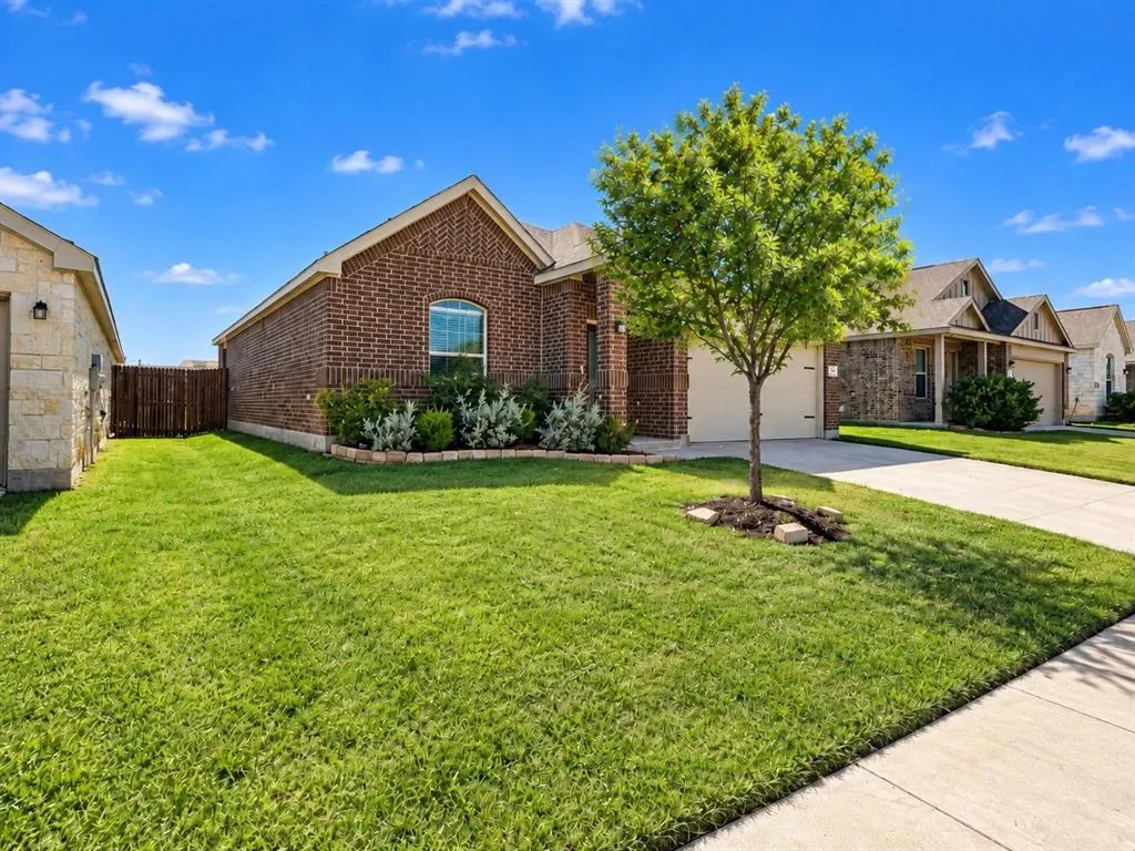 1605 River Crossing Drive