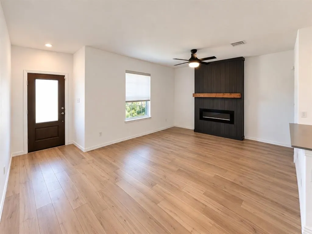 1605 River Crossing Drive