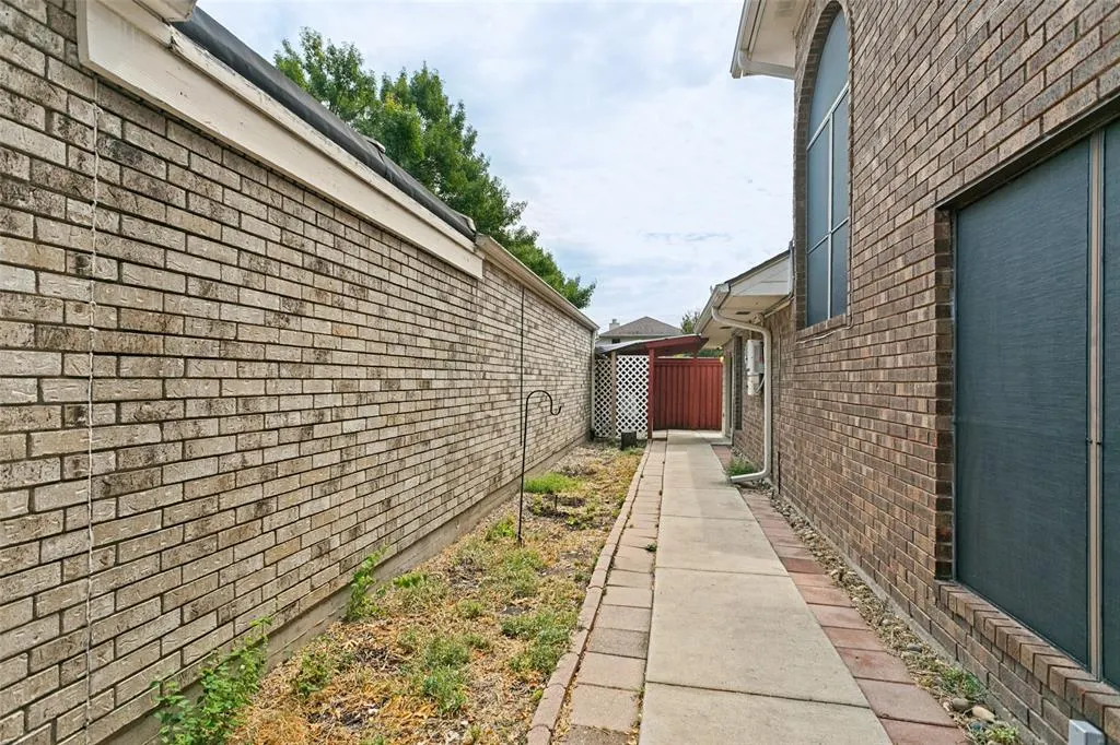 3908 Denham Way