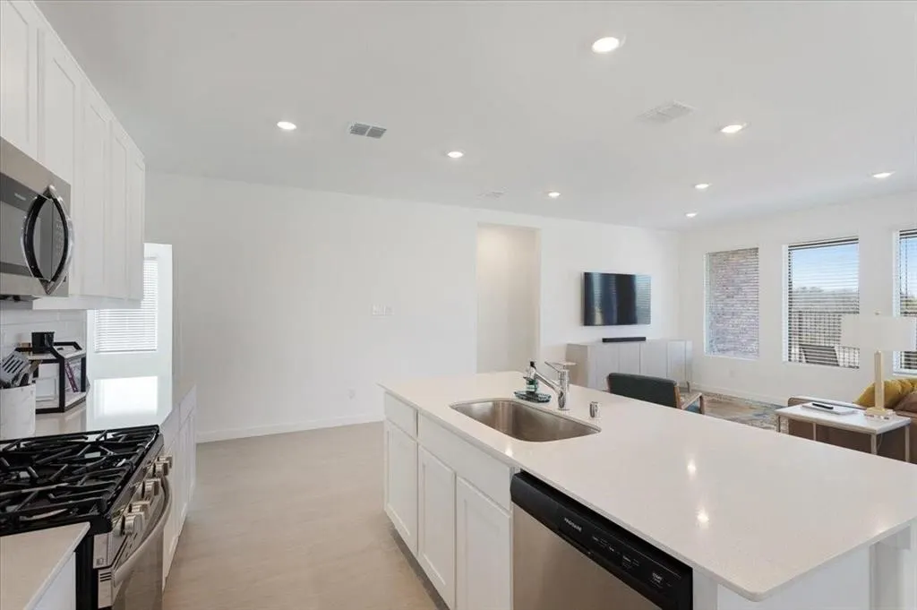 1413 Sandpebble Circle