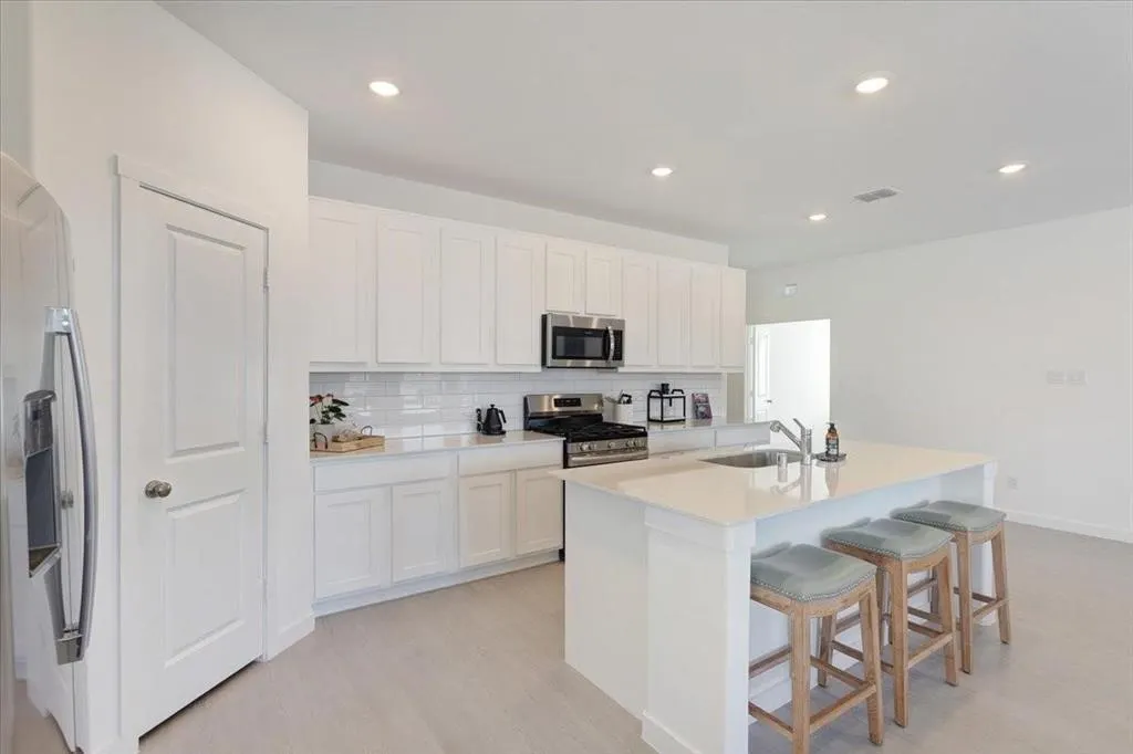 1413 Sandpebble Circle
