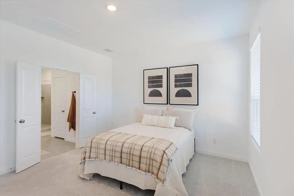 1413 Sandpebble Circle