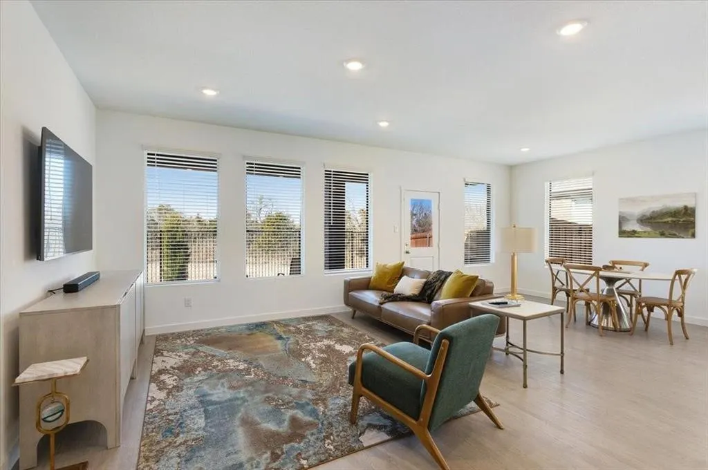 1413 Sandpebble Circle