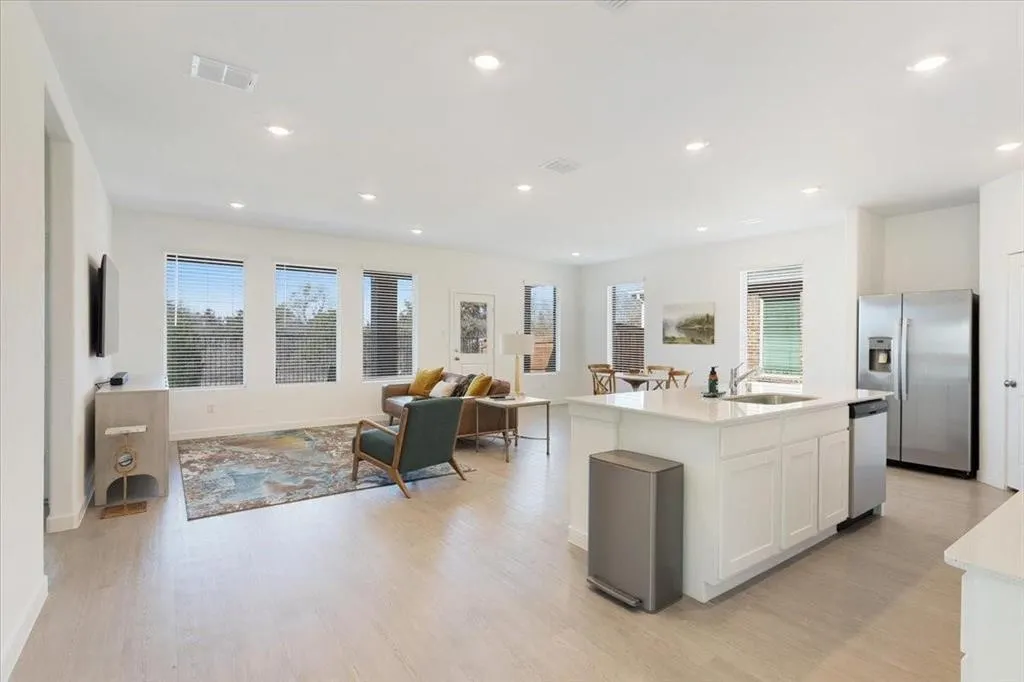 1413 Sandpebble Circle