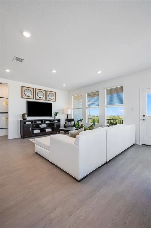 2207 Jockey Lane