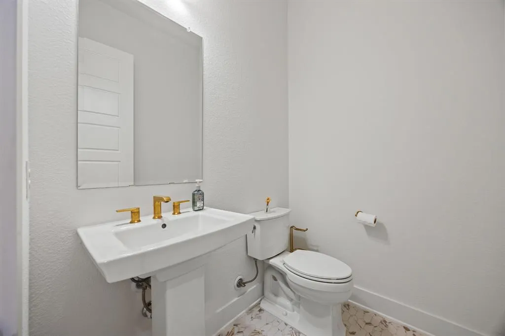 10472 Milkweed Court