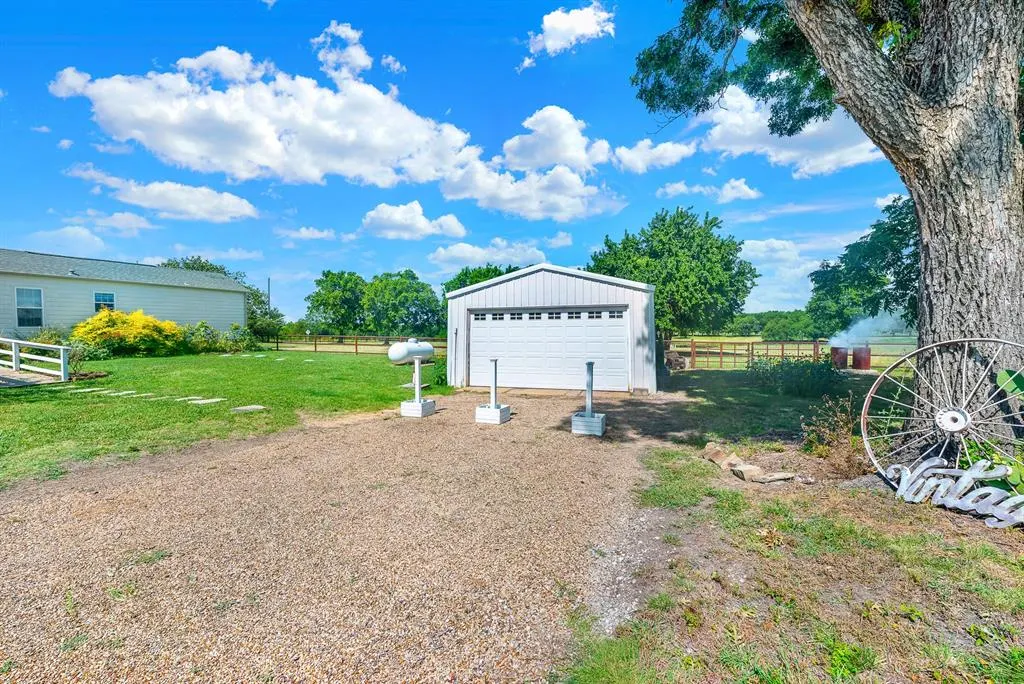 1425-1 Lone Star Road