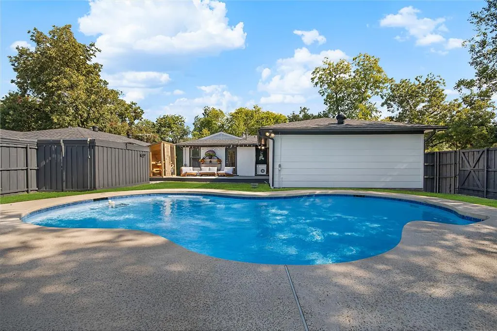 2144 Springhill Drive