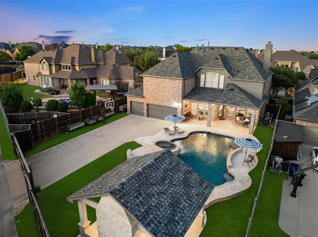 4463 Chevy Chase Lane