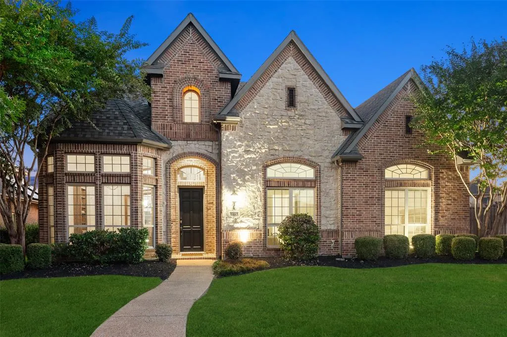 4463 Chevy Chase Lane