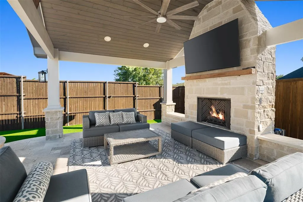 4463 Chevy Chase Lane