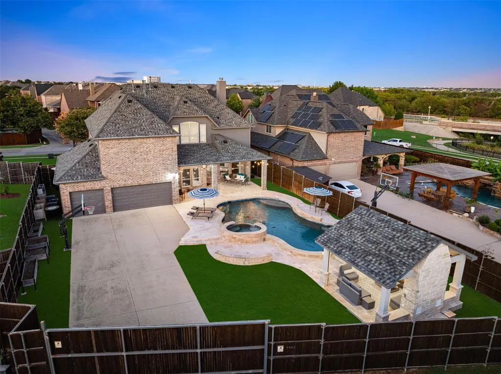 4463 Chevy Chase Lane