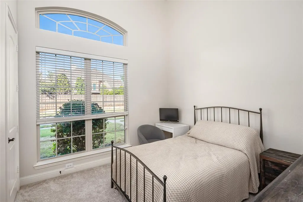 4463 Chevy Chase Lane