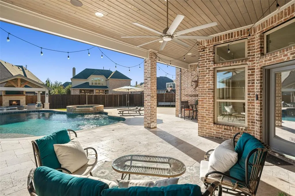 4463 Chevy Chase Lane