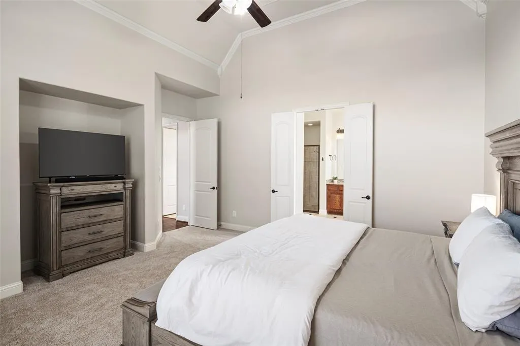 4463 Chevy Chase Lane