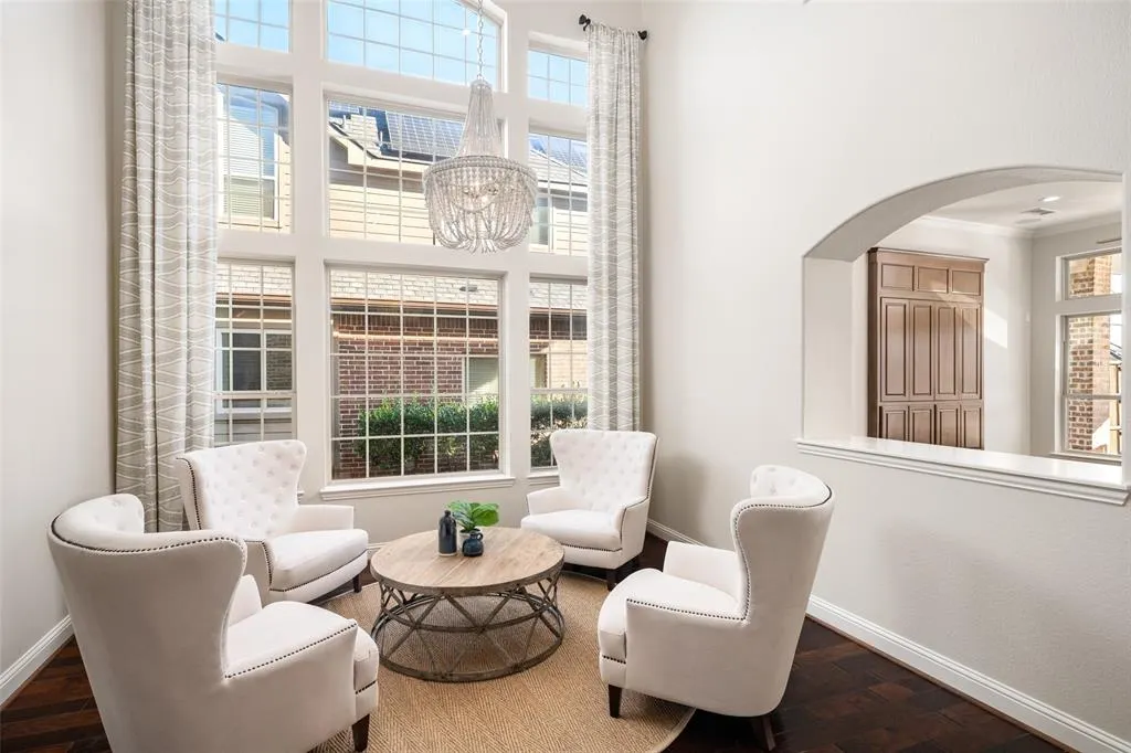 4463 Chevy Chase Lane