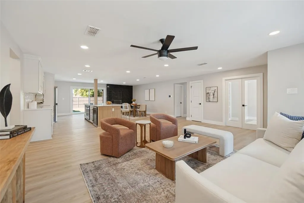 3129 Flowerdale Lane