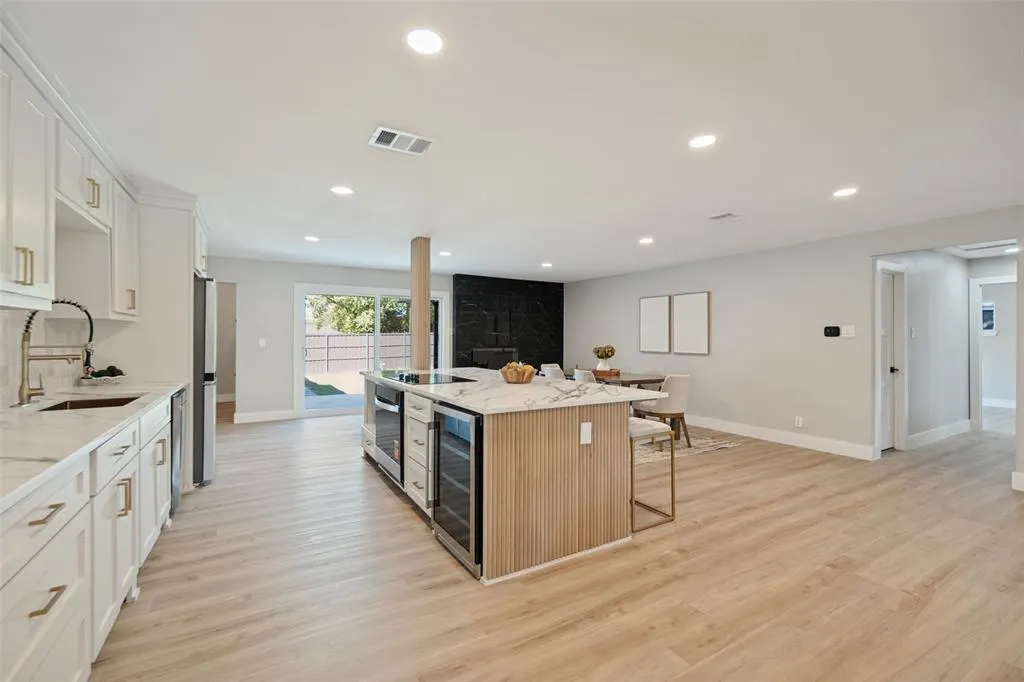 3129 Flowerdale Lane