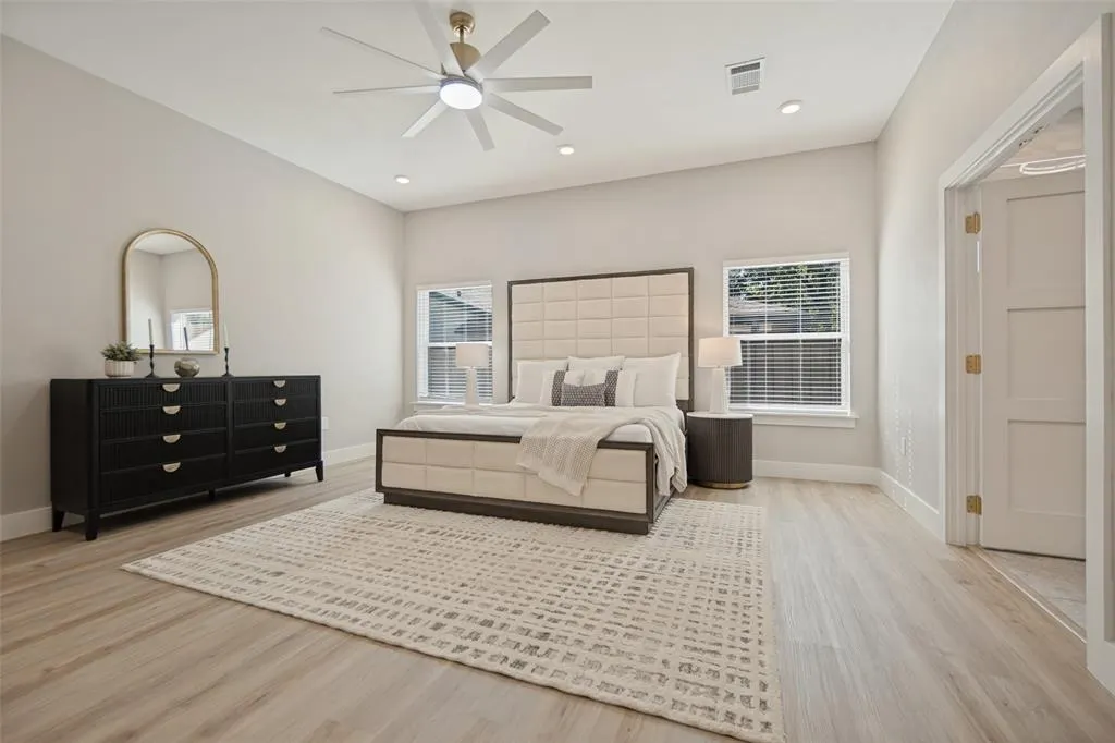 3129 Flowerdale Lane