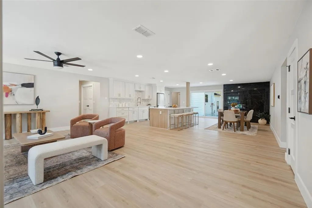 3129 Flowerdale Lane