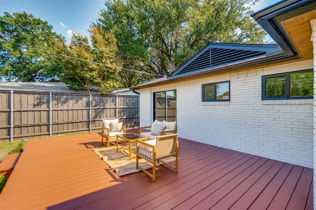 3129 Flowerdale Lane