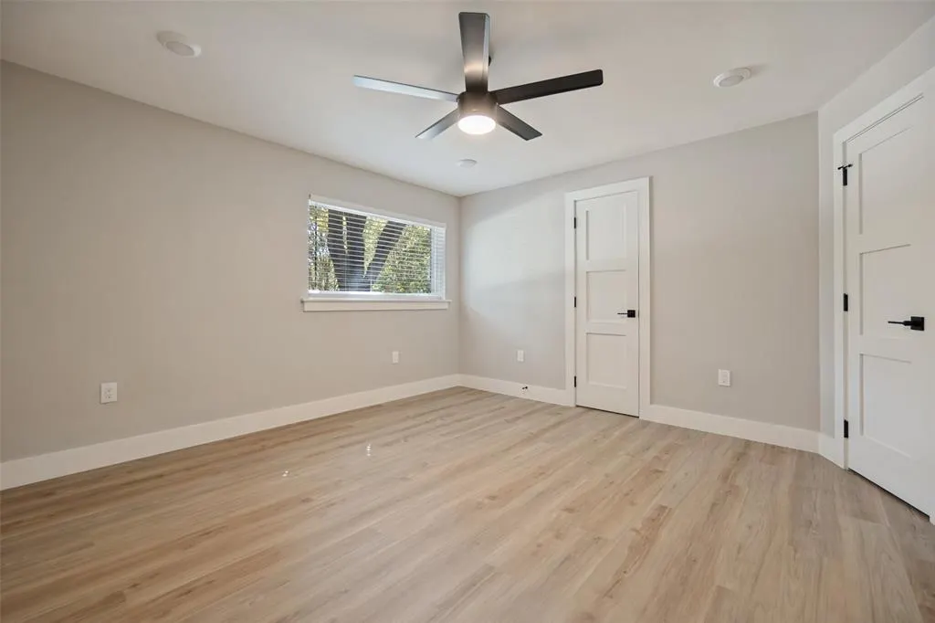 3129 Flowerdale Lane