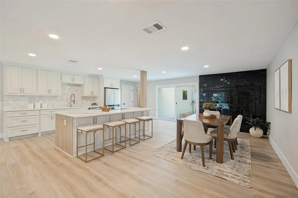 3129 Flowerdale Lane
