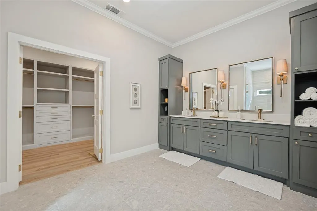 3129 Flowerdale Lane