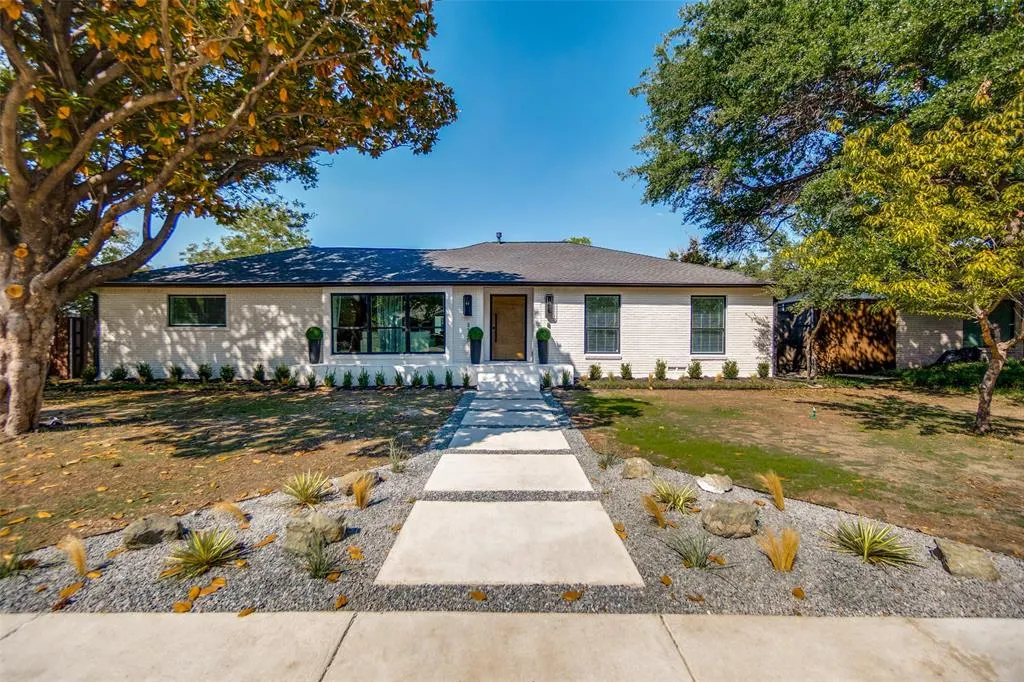 3129 Flowerdale Lane