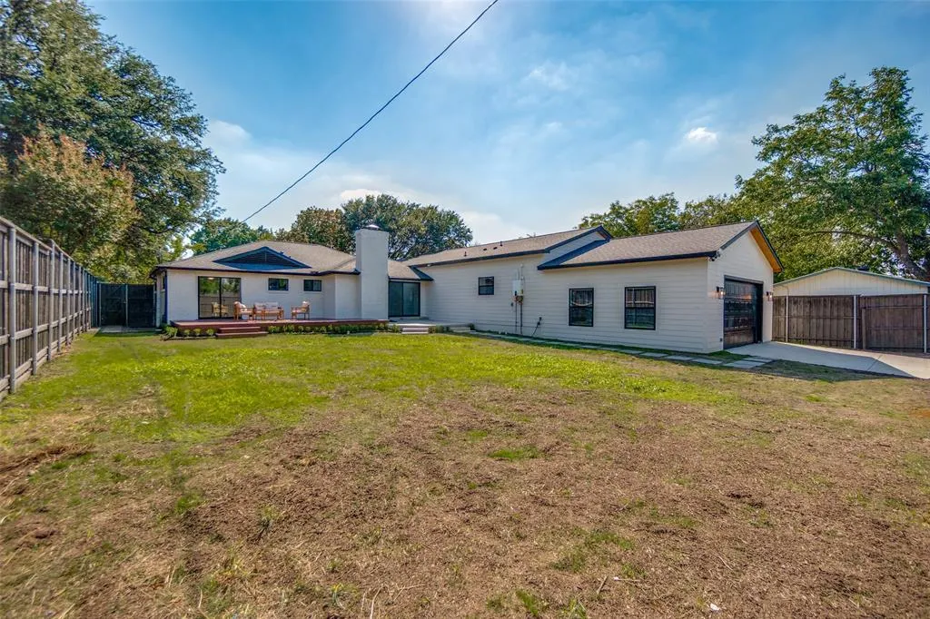 3129 Flowerdale Lane