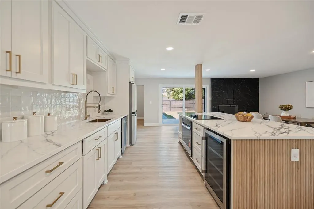 3129 Flowerdale Lane
