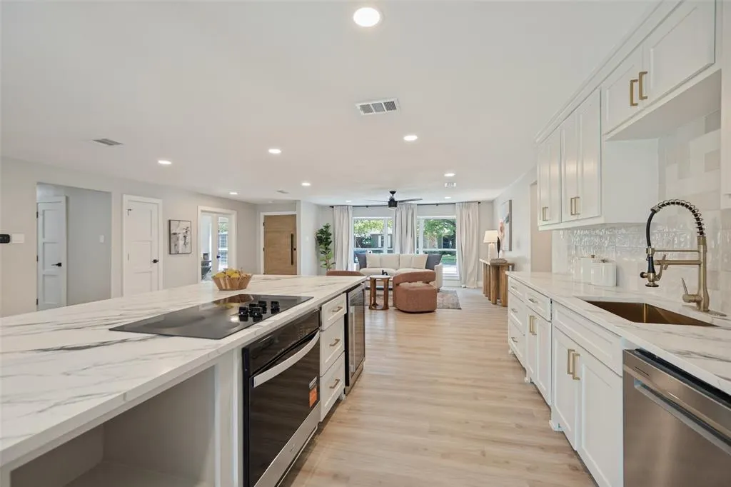 3129 Flowerdale Lane